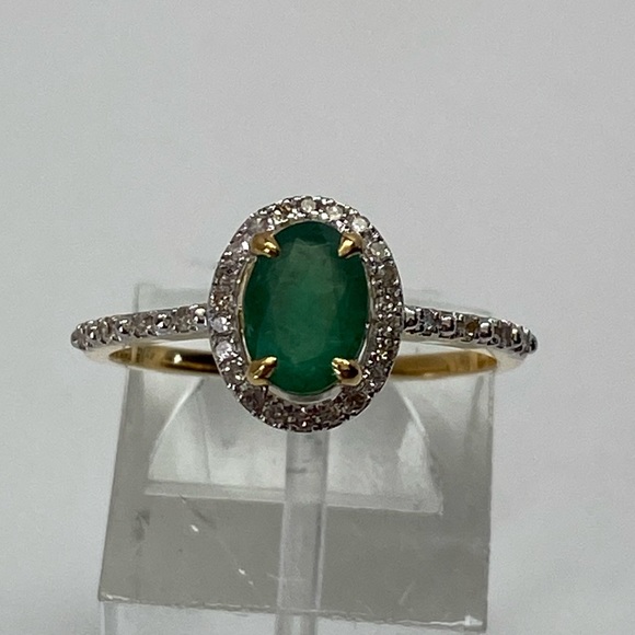 10K Yellow Gold Oval Shape Natural Emerald and Diamond Halo Ring NEW - Picture 14 of 14